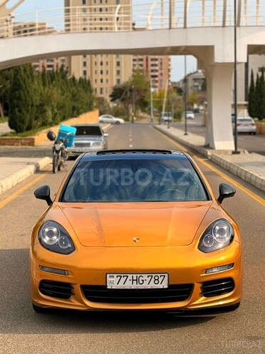 Porsche Panamera-1