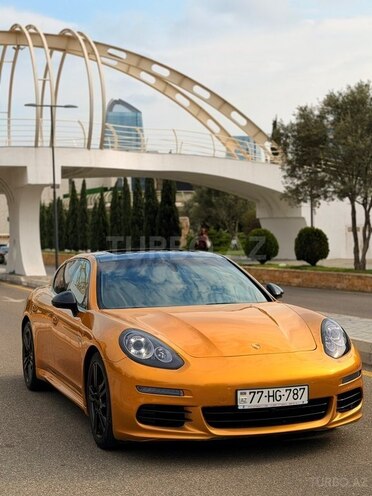 Porsche Panamera-8