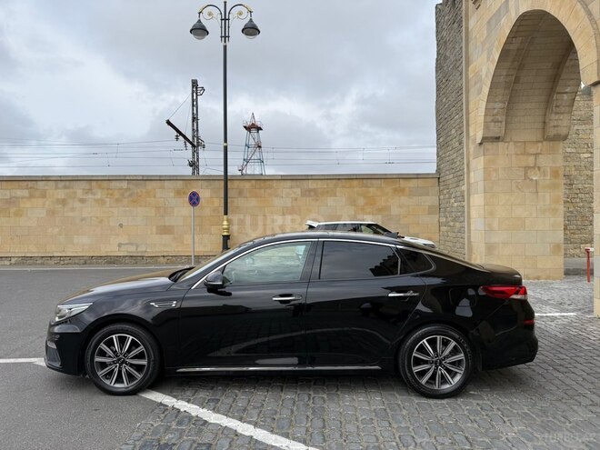 Kia K5-4