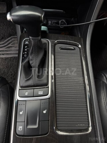 Kia K5-16