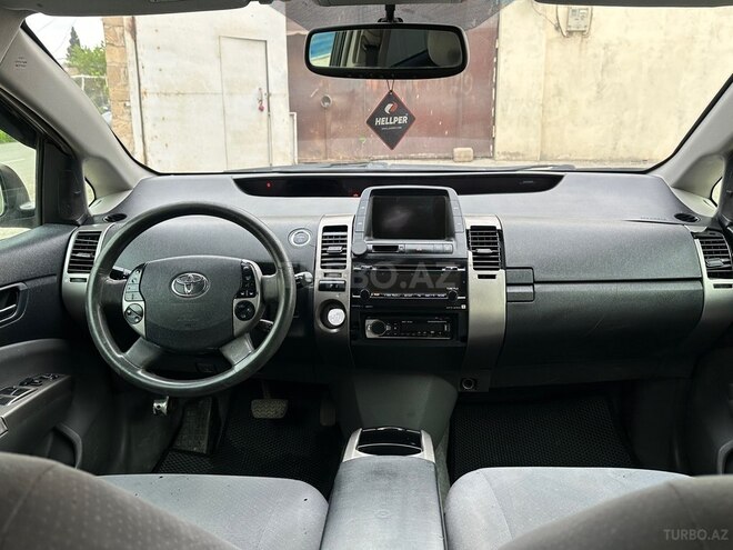 Toyota Prius-14