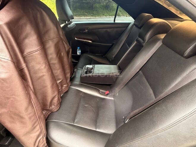 Toyota Camry-15