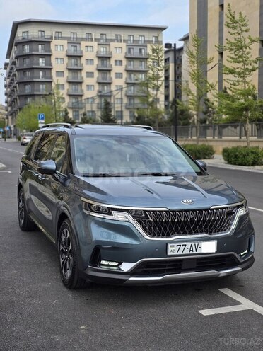 Kia Carnival-1