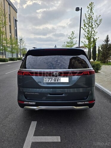 Kia Carnival-4