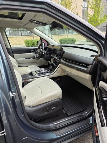 Kia Carnival-11