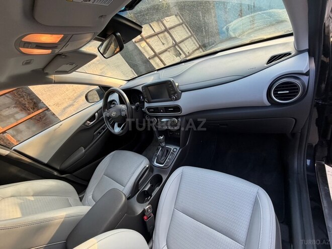 Hyundai Kona-11