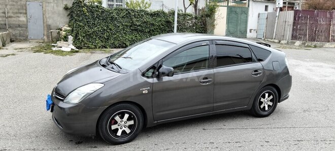 Toyota Prius-4