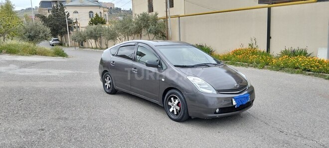 Toyota Prius-5