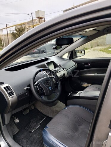 Toyota Prius-2