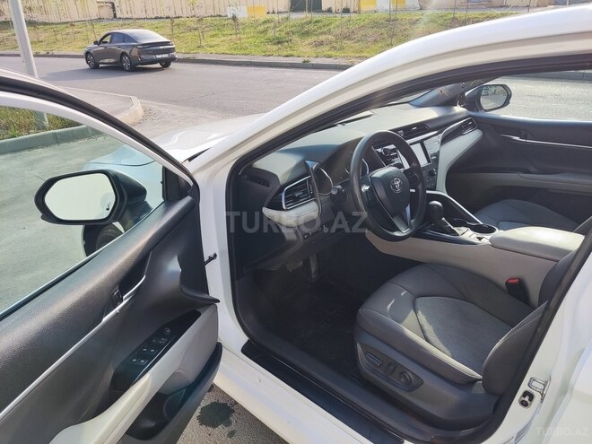 Toyota Camry-5