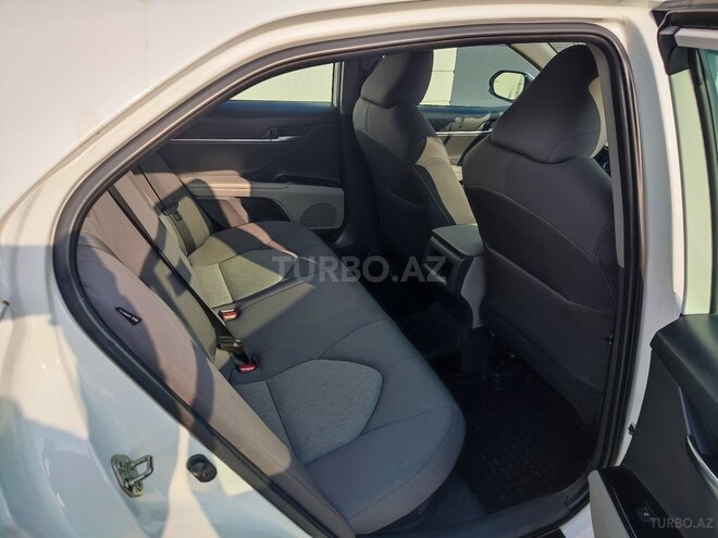 Toyota Camry-9