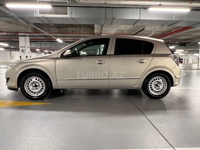 Opel Astra 2009, 175,600 km - 1.4 l - Bakı