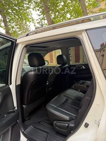 Nissan Pathfinder-4