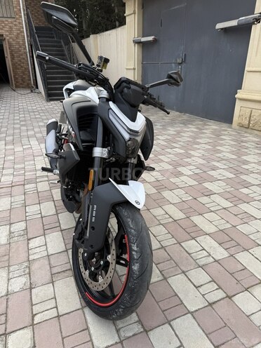 CFMOTO 450 NK-6
