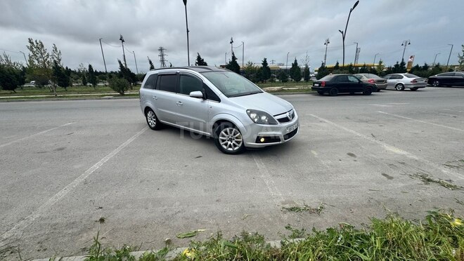 Opel Zafira-4