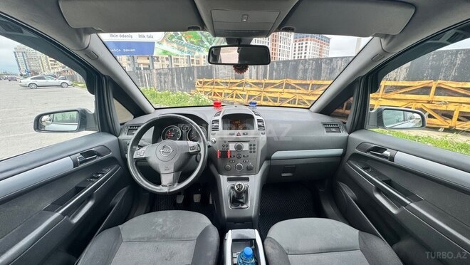 Opel Zafira-14
