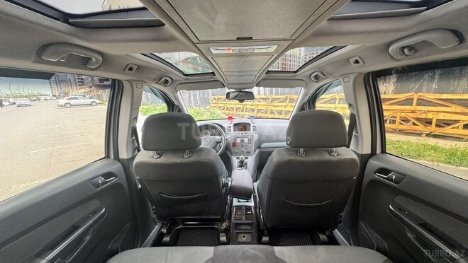 Opel Zafira-13