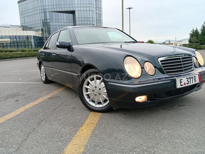 Mercedes E 240-3