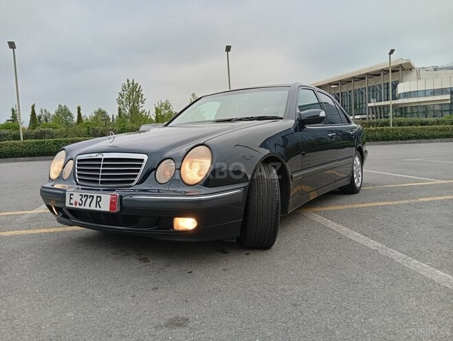 Mercedes E 240-4