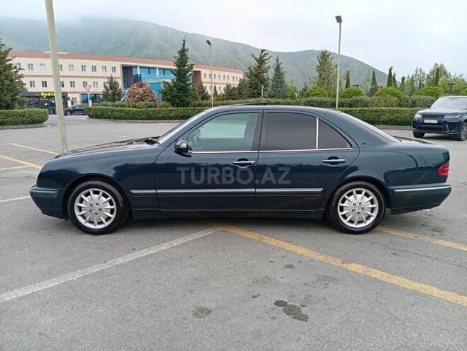 Mercedes E 240-7