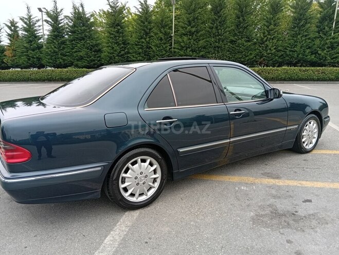 Mercedes E 240-16