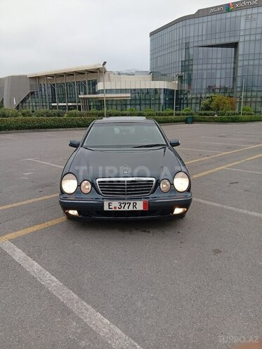 Mercedes E 240-18