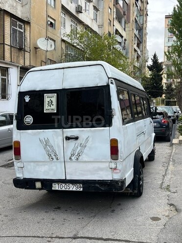 Mercedes 410 D-6
