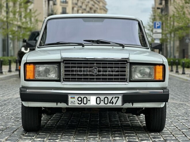 LADA (VAZ) 2107-1