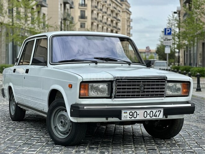 LADA (VAZ) 2107-2