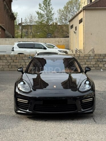 Porsche Panamera GTS-2