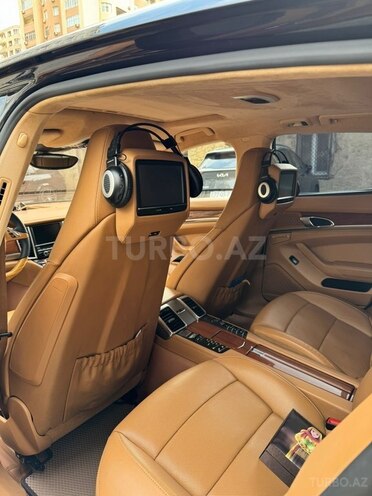 Porsche Panamera GTS-9