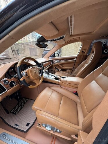 Porsche Panamera GTS-11