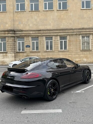 Porsche Panamera GTS-14
