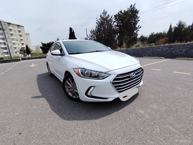 Hyundai Elantra-6