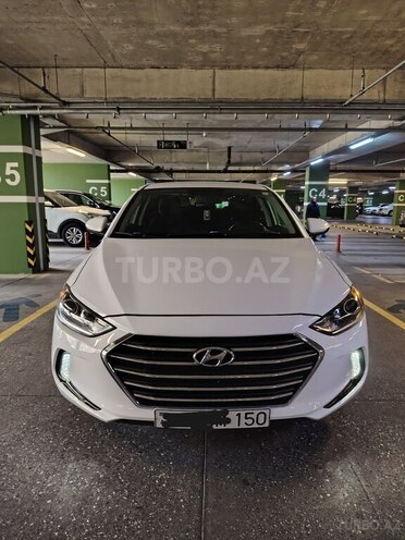 Hyundai Elantra-1