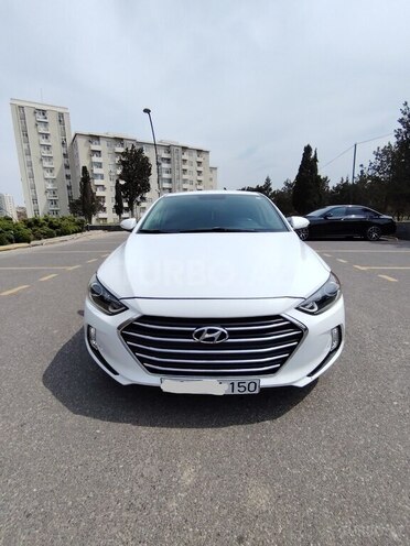 Hyundai Elantra-10