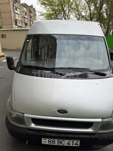 Ford Transit-3