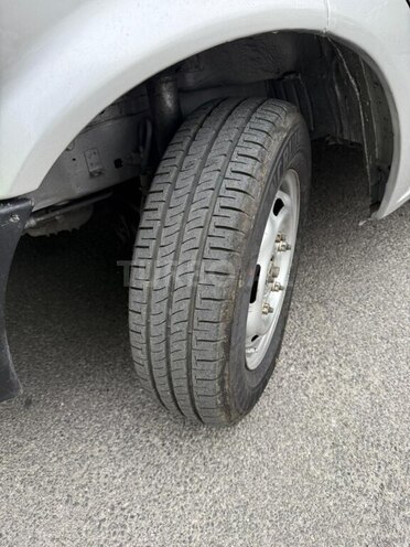 Ford Transit-4