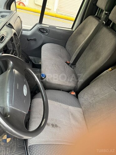 Ford Transit-2