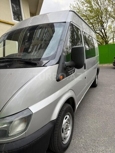 Ford Transit-5