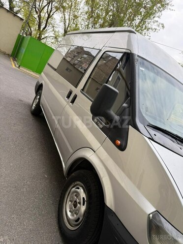 Ford Transit-8