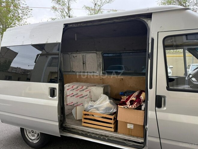 Ford Transit-7