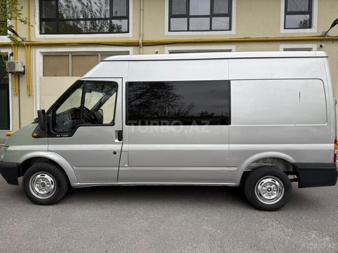 Ford Transit-10