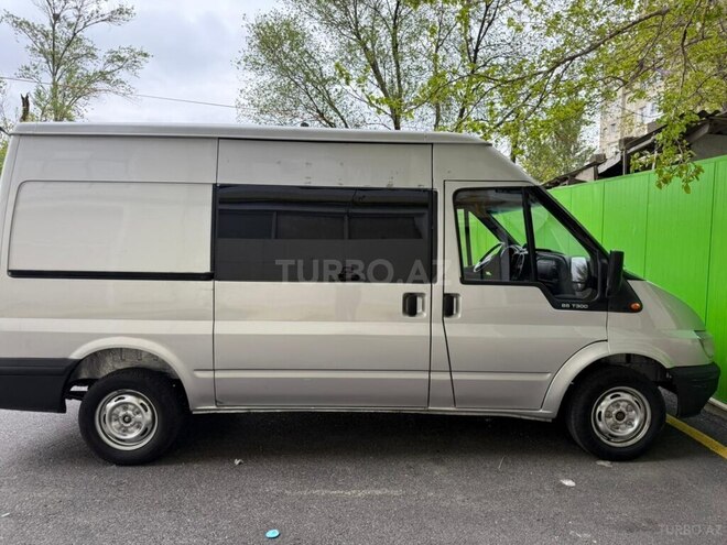 Ford Transit-11