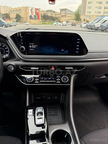Hyundai Sonata-13