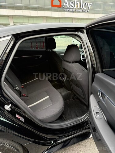 Hyundai Sonata-16