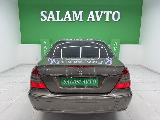 Mercedes E 200-5