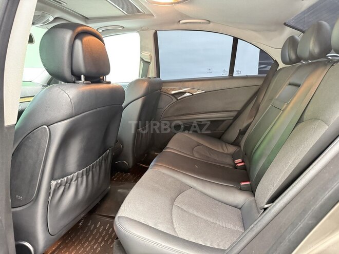 Mercedes E 200-13
