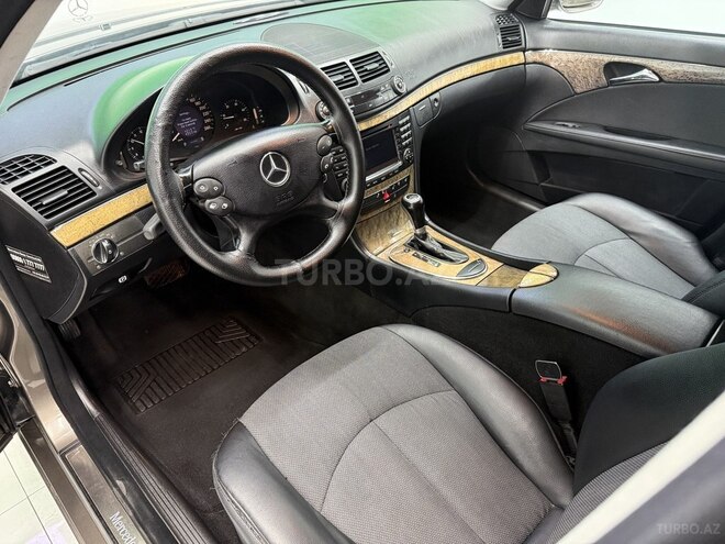 Mercedes E 200-8