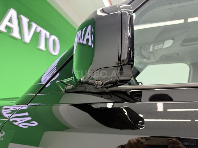 Land Rover Defender-19